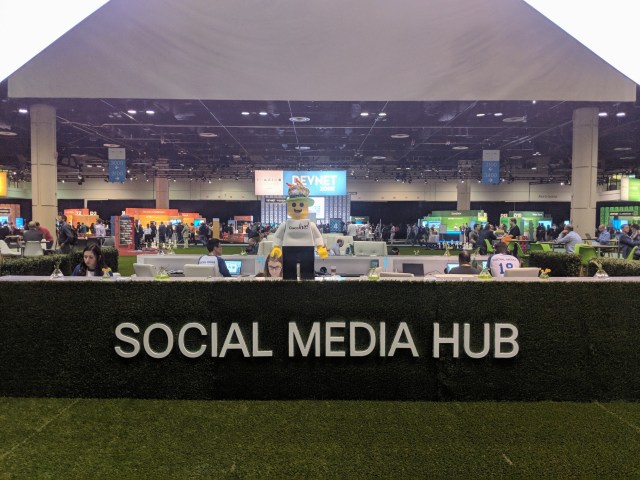 Maker:0x4c,Date:2017-10-13,Ver:4,Lens:Kan03,Act:Lar01,E-Y